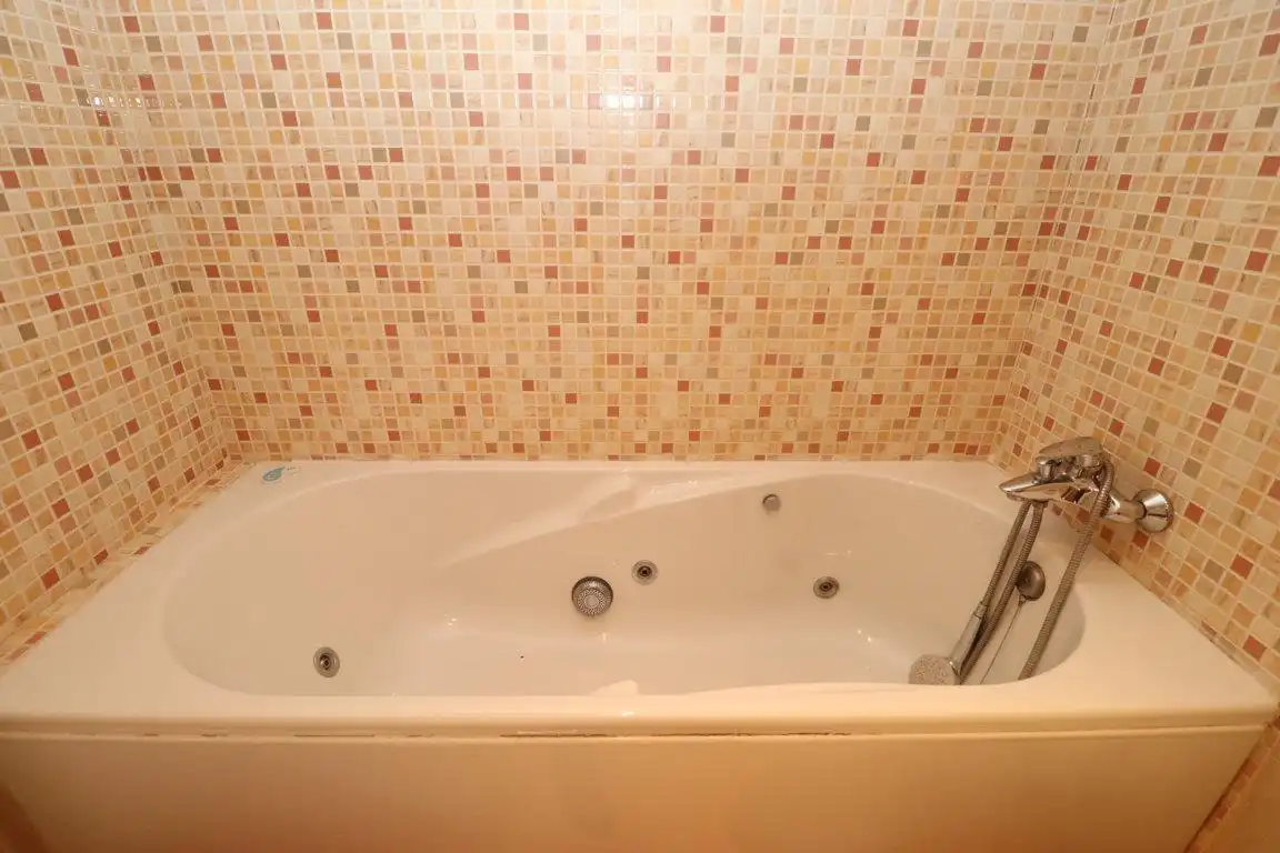 Bany de Àtic de lloguer en Alhaurín El Grande amb Terrassa