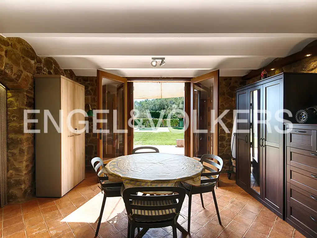 Country homes for sale in Lladó