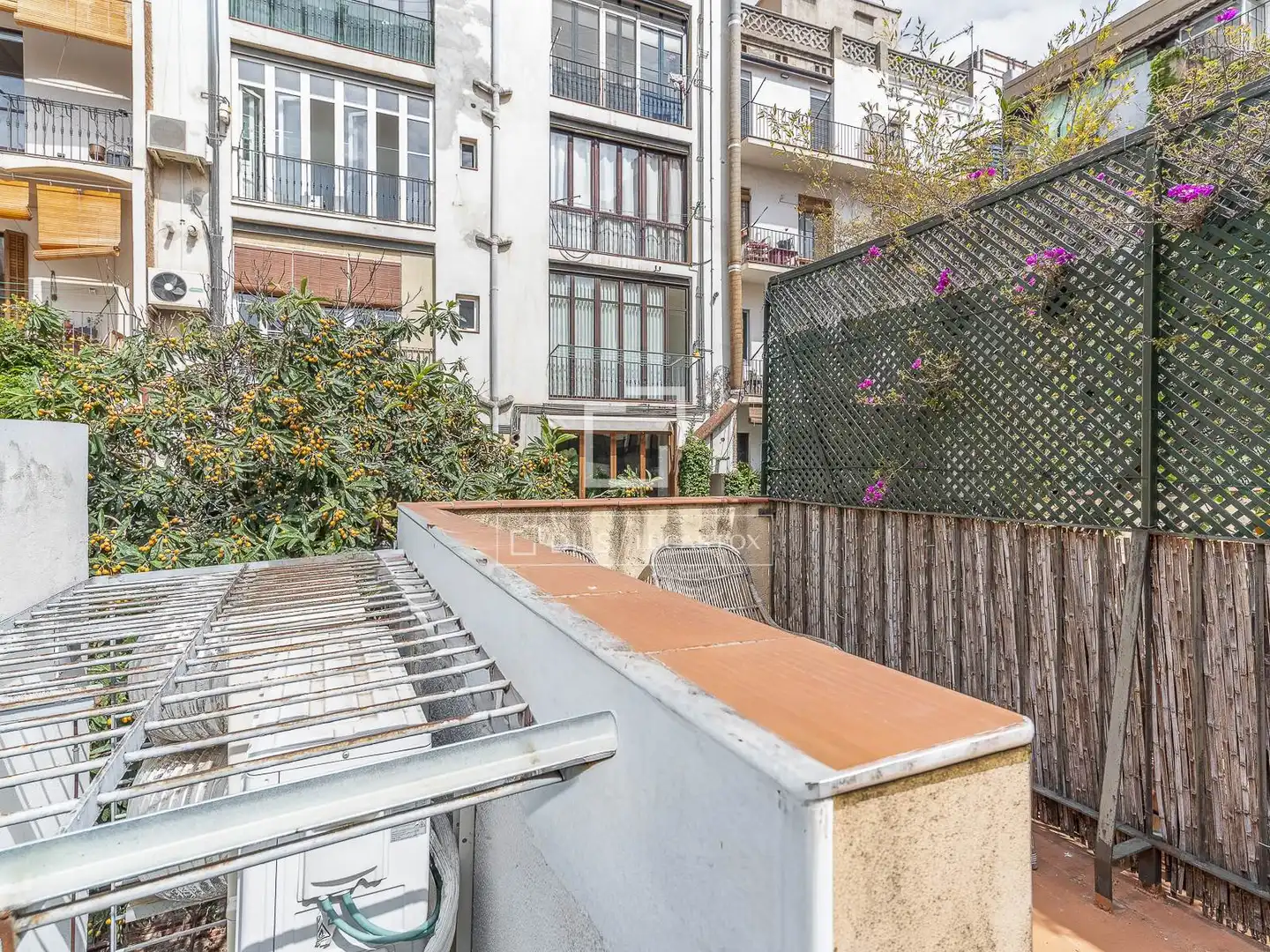Vista exterior de Piso en venta en Barcelona con Aire acondicionado, Calefacción y Terraza