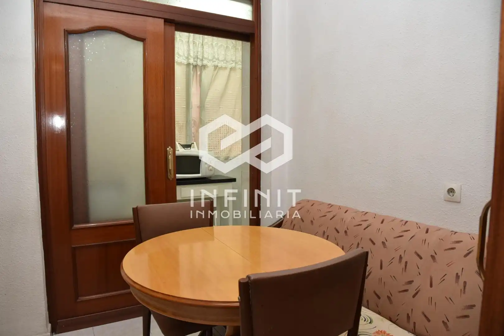 Flat with lift for sale in Reyes Católicos, imagen 9