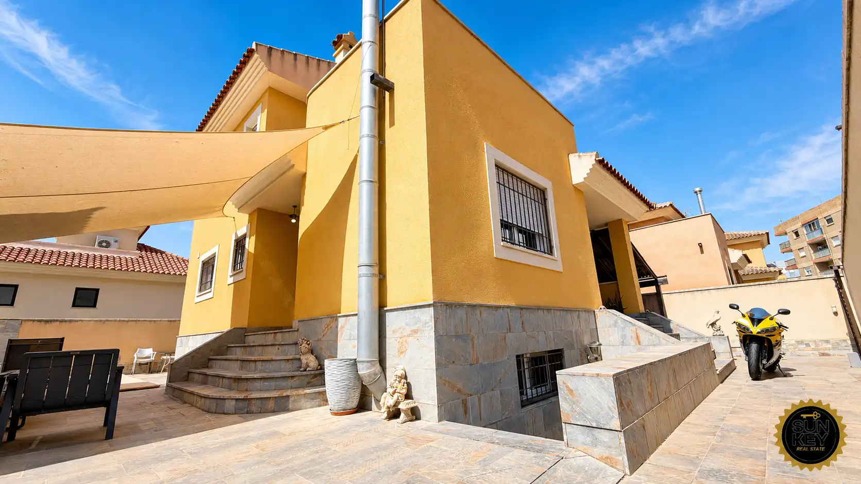 Detached house with terrace for sale in Puerto de Mazarrón