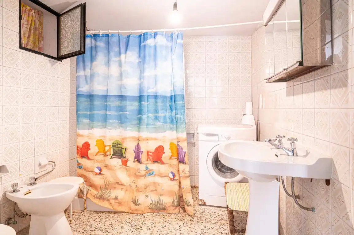 Badezimmer von Einfamilien-Reihenhaus zum Verkauf in Torvizcón mit Terrasse