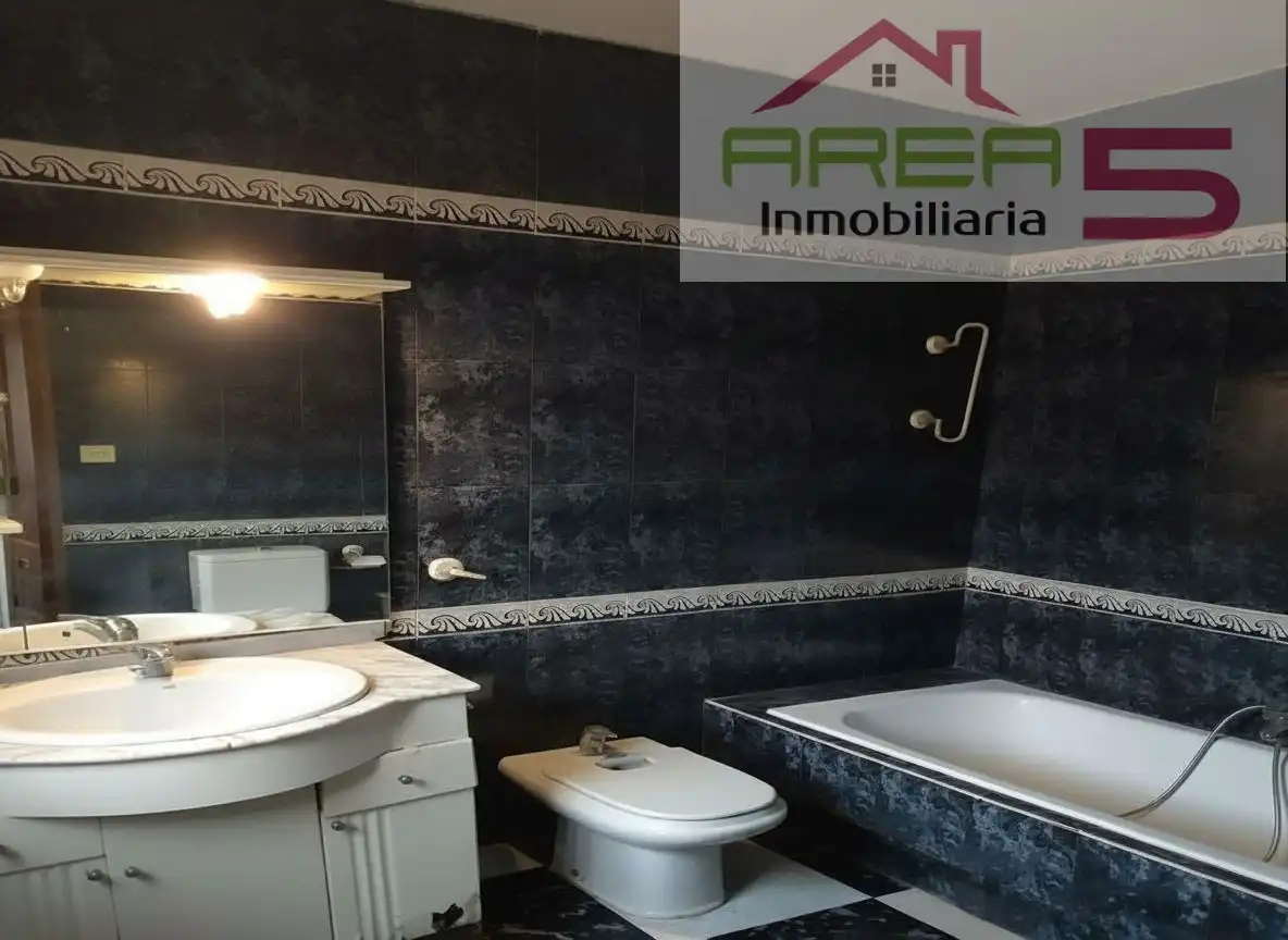Houses for sale in Campanario