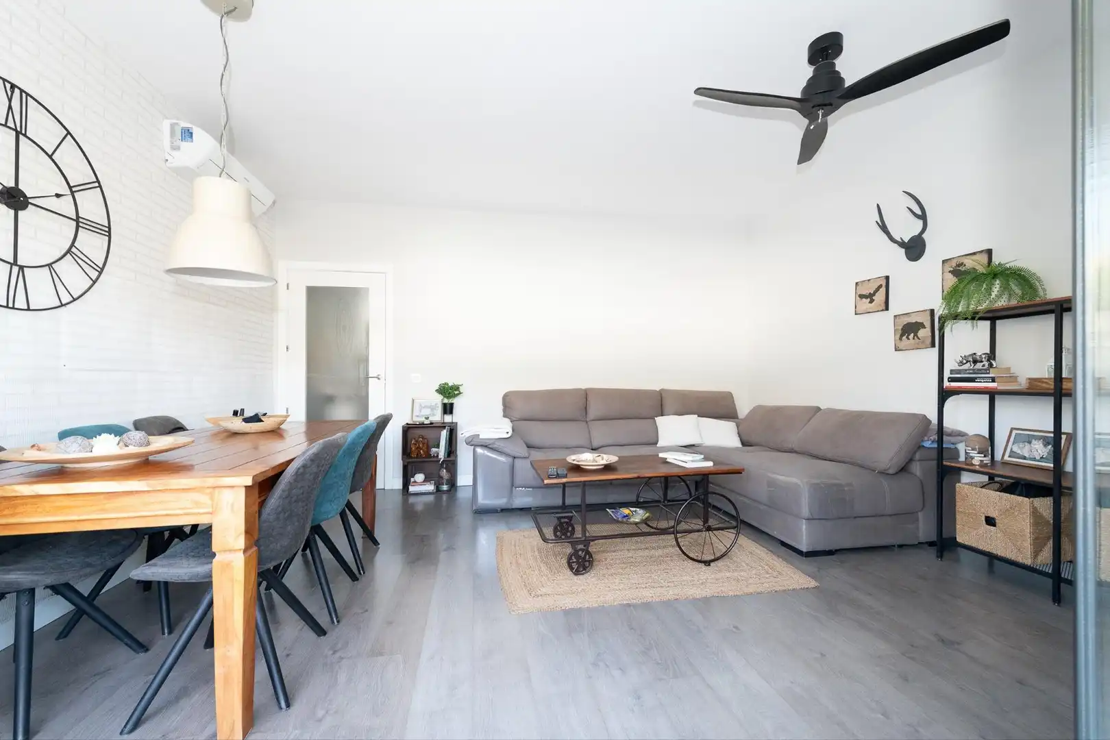 Sala de estar de Ático en venta en Rincón de la Victoria con Terraza, Trastero y Piscina comunitaria