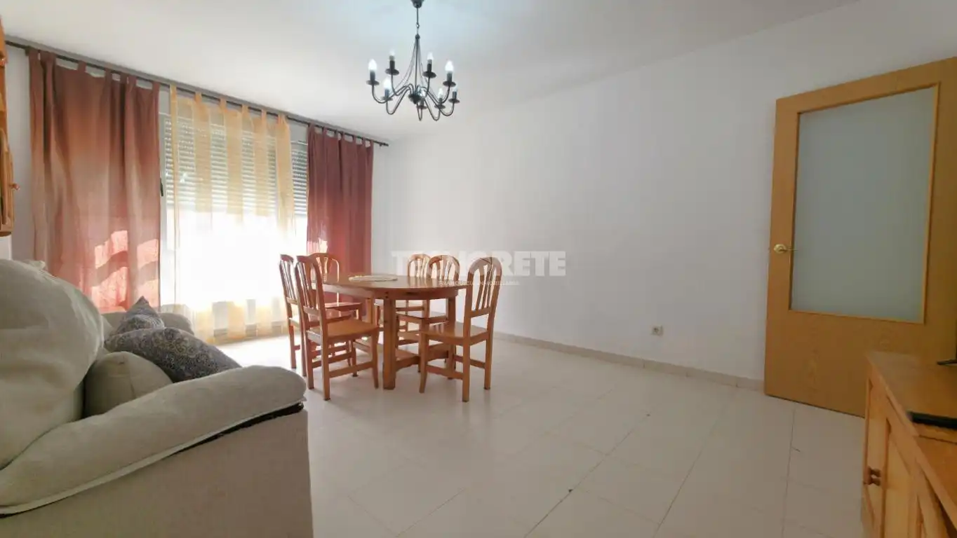 Vista exterior de Piso en venta en Guadalajara con Calefacción y Jardín privado