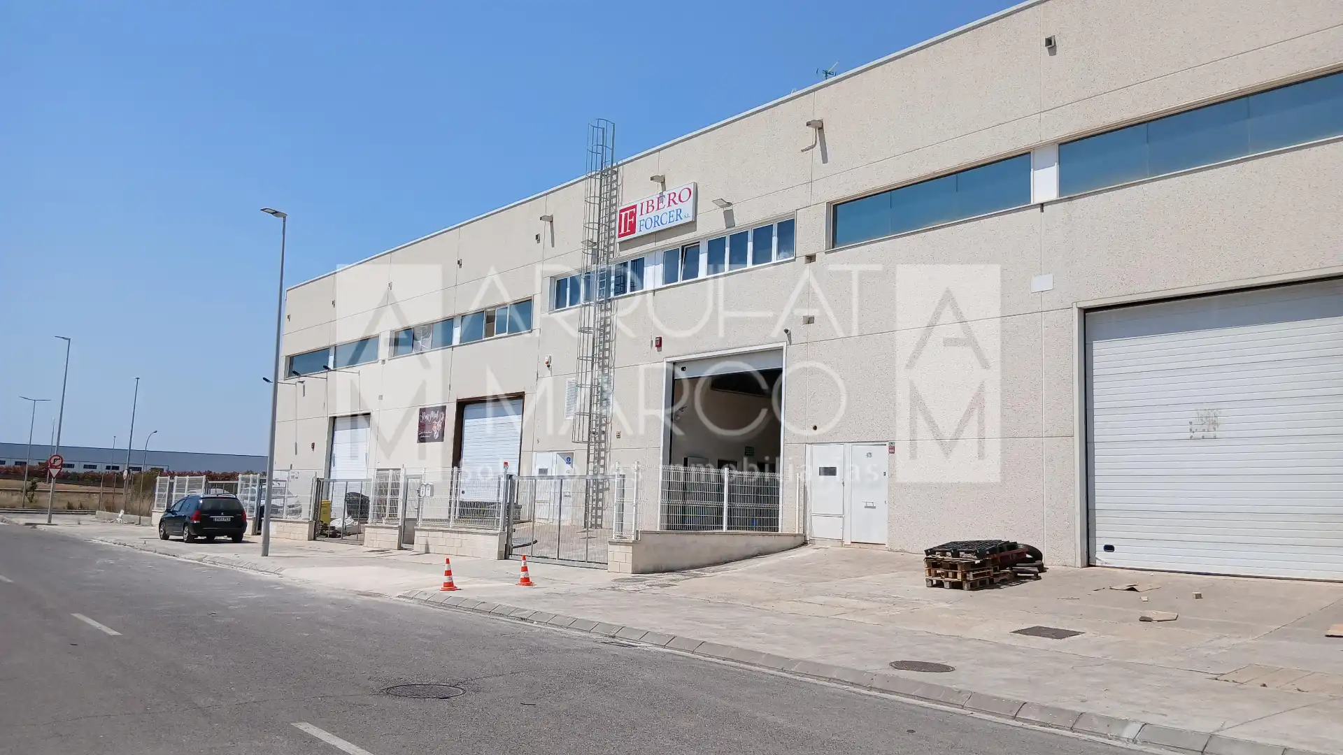 Außenansicht von Fabrikhallen zur Miete in Les Alqueries / Alquerías del Niño Perdido
