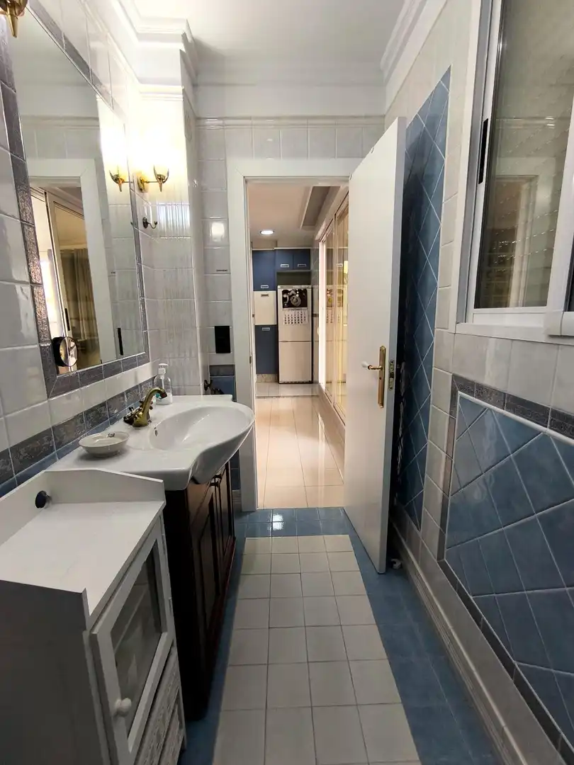 Baño de Ático en venta en Llucena / Lucena del Cid con Aire acondicionado, Calefacción y Terraza