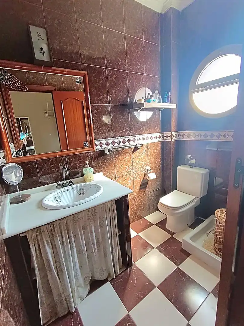 Bathroom of Houses for sale in Chiclana de la Frontera  with Air Conditioner and Storage room