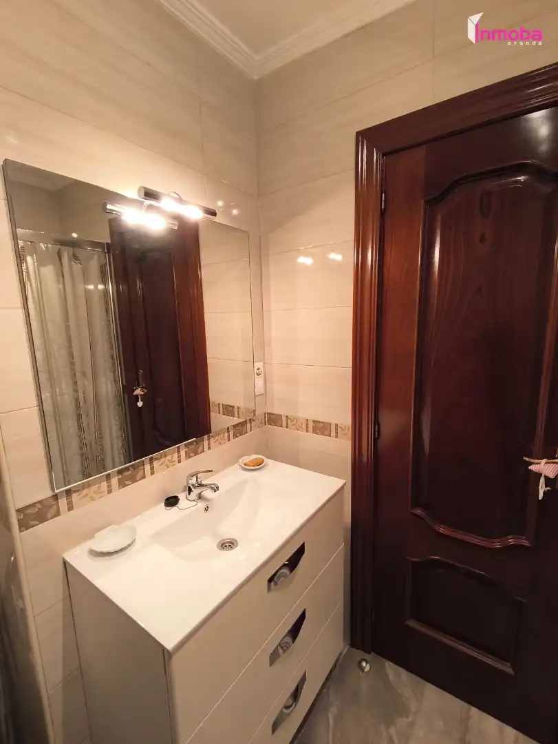 Baño de Piso en venta en Aranda de Duero con Calefacción, Parquet y Trastero