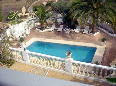 Detached house with pool for sale in Corbina