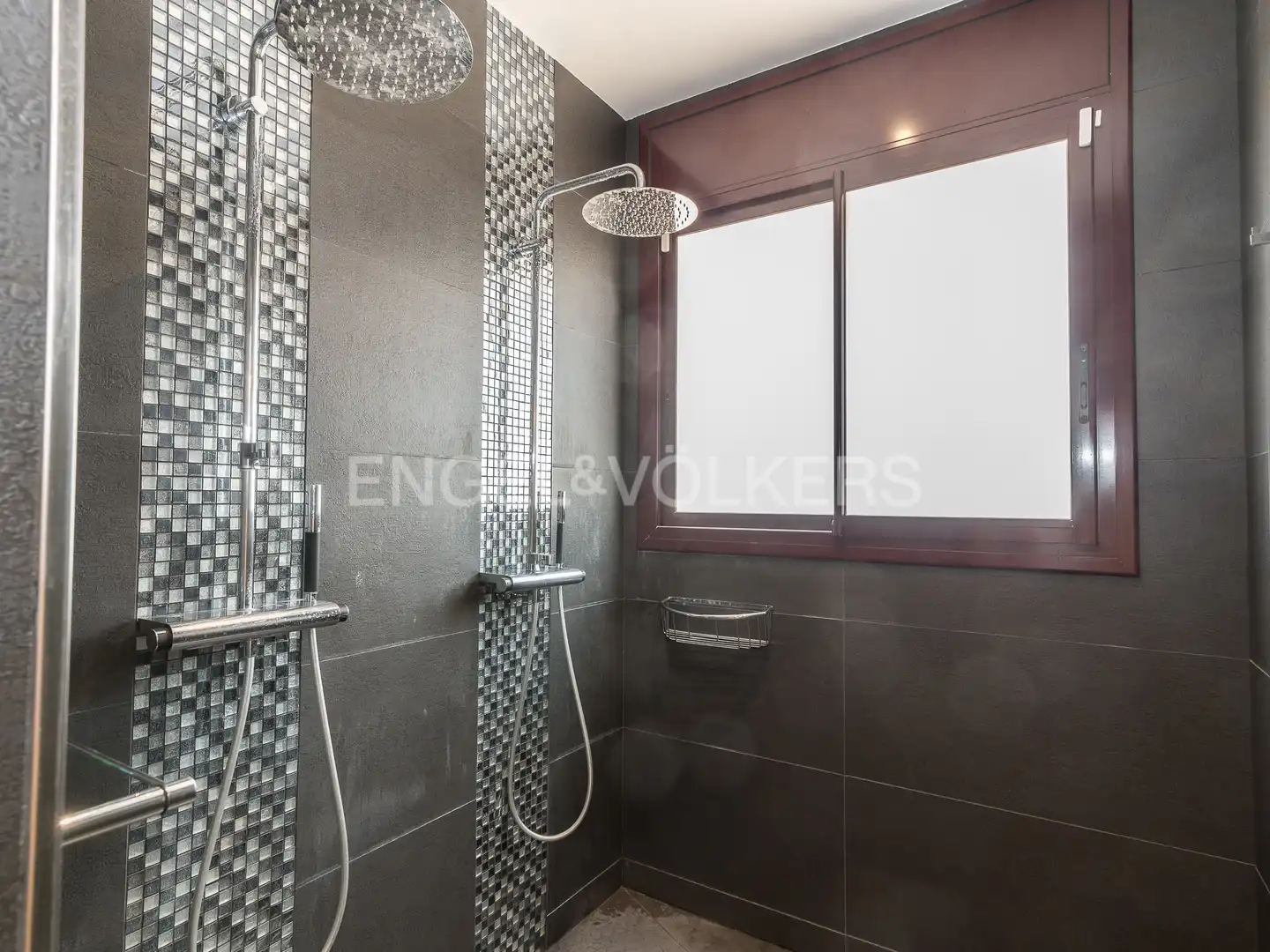 Bathroom of Houses for rent in Castelldefels  with Air Conditioner, Heating and Private garden