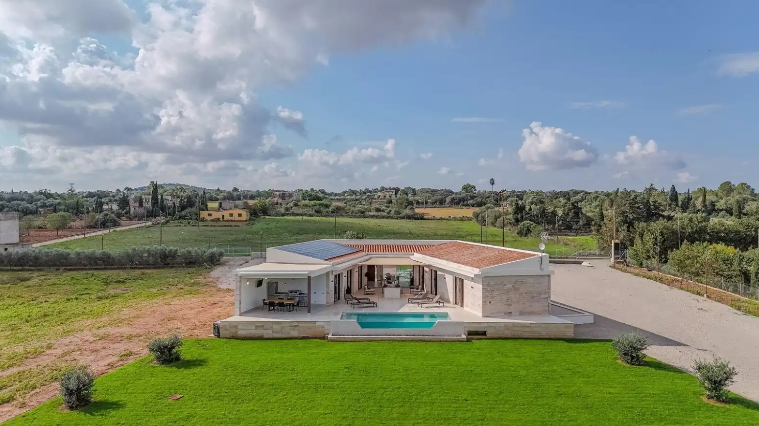 Vista exterior de Casa o xalet de lloguer en Muro amb Aire condicionat, Calefacció i Jardí privat