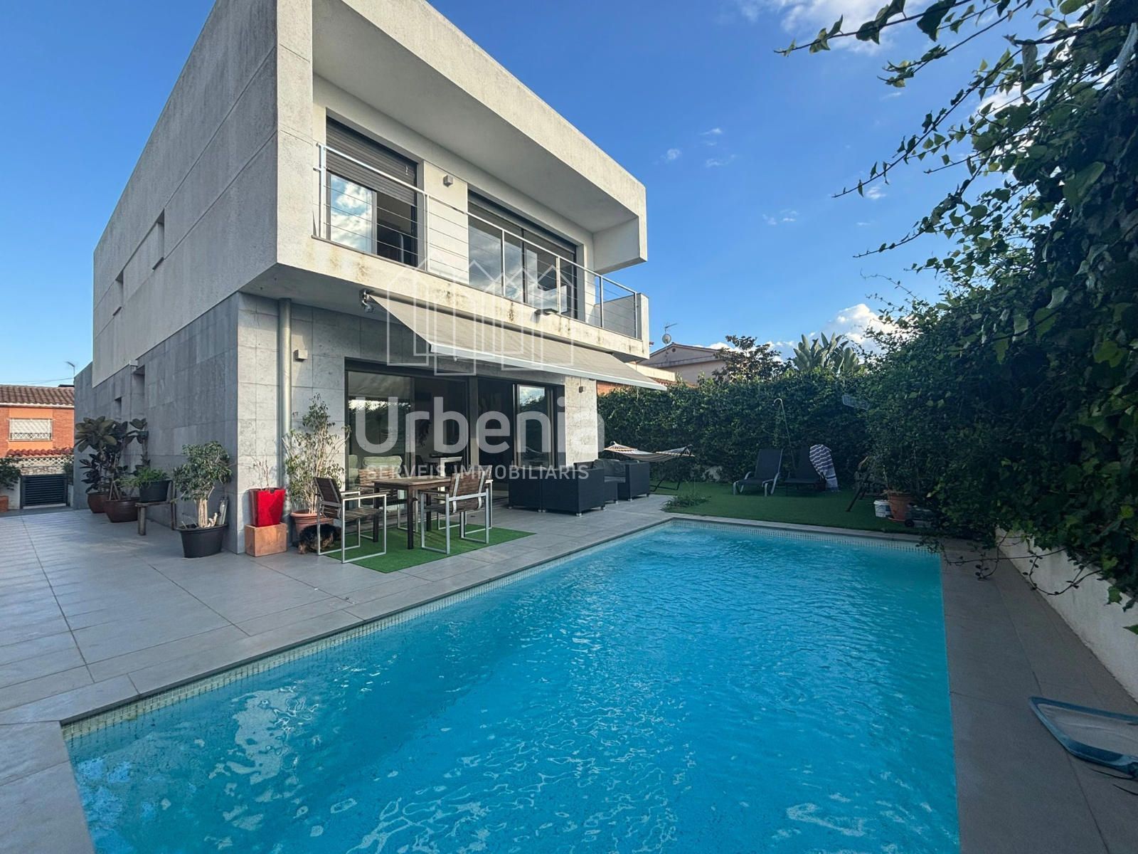 Swimming pool of House or chalet for sale in Pineda de Mar  with Air Conditioner, Heating and Terrace