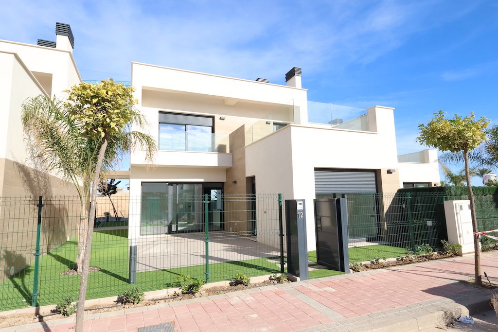 Vista exterior de Casa o xalet en venda en Torre-Pacheco amb Aire condicionat, Calefacció i Terrassa