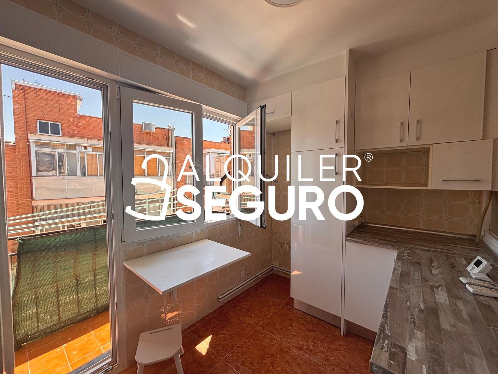 Bedroom of Flat to rent in  Madrid Capital  with Air Conditioner and Heating