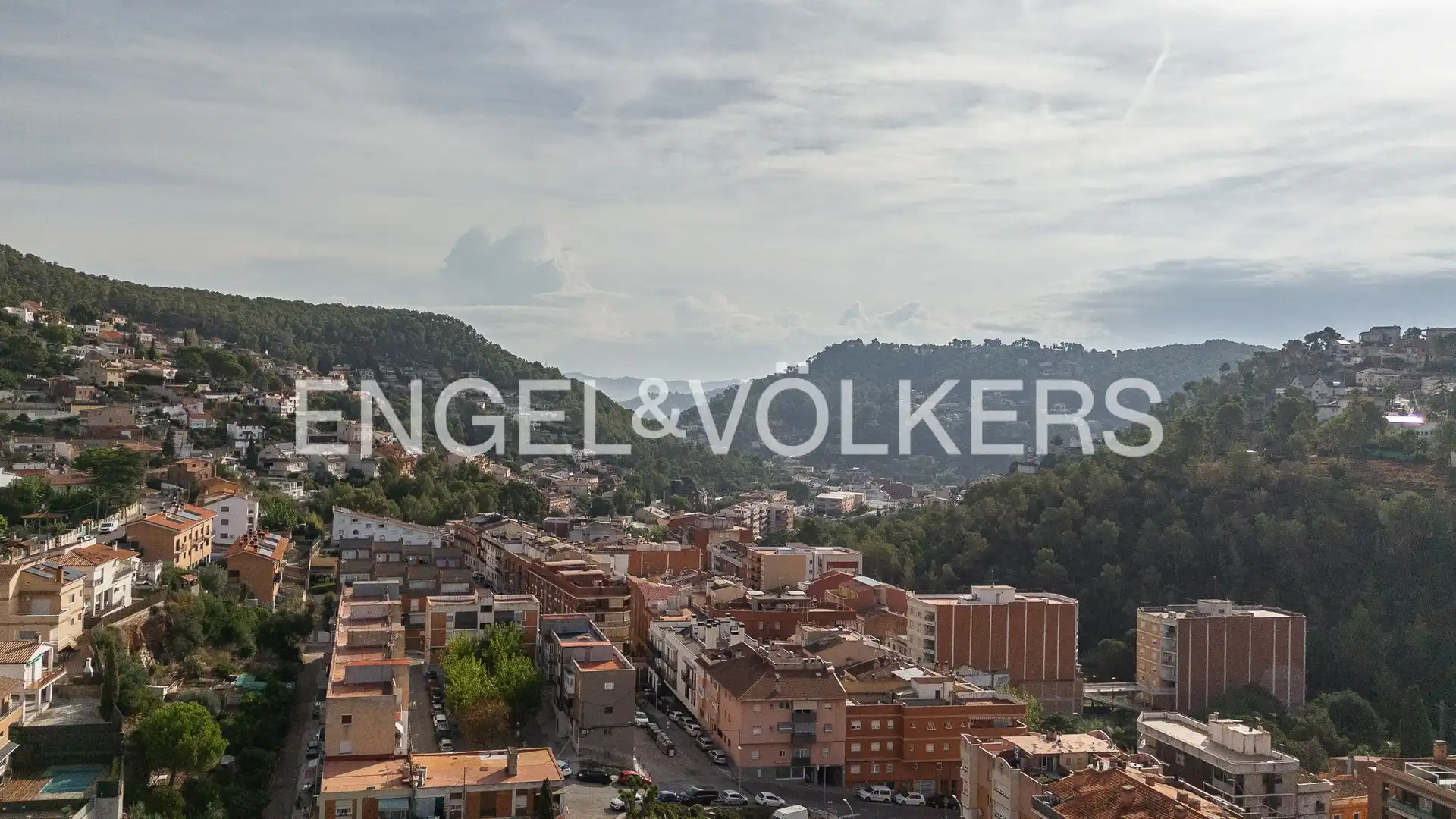 Vista exterior de Casa adosada en venda en Vallirana, Barcelona