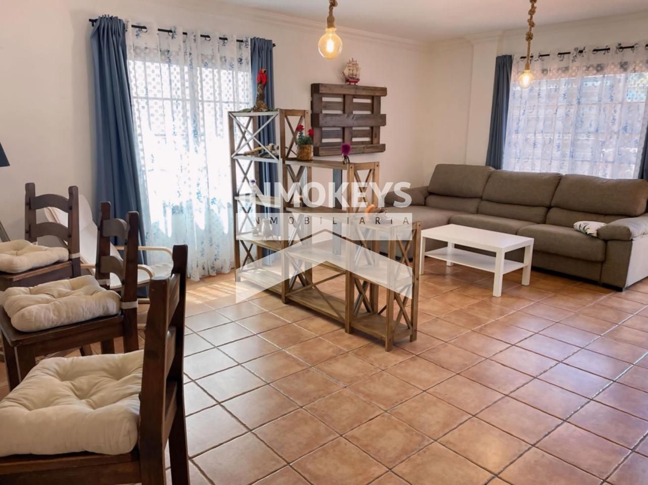 Sala d'estar de Casa o xalet en venda en El Sauzal amb Jardí privat, Terrassa i Piscina
