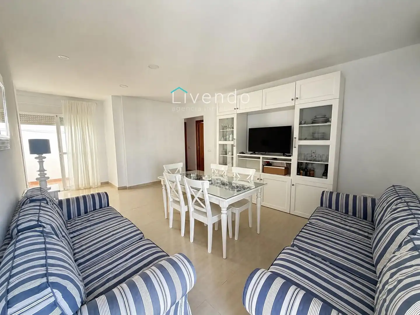 Sala d'estar de Pis en venda en Conil de la Frontera amb Aire condicionat, Traster i Moblat
