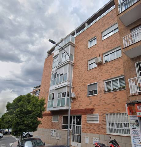 Piso en Venta en Calle Miguel de la Roca, 25 en Entrevías