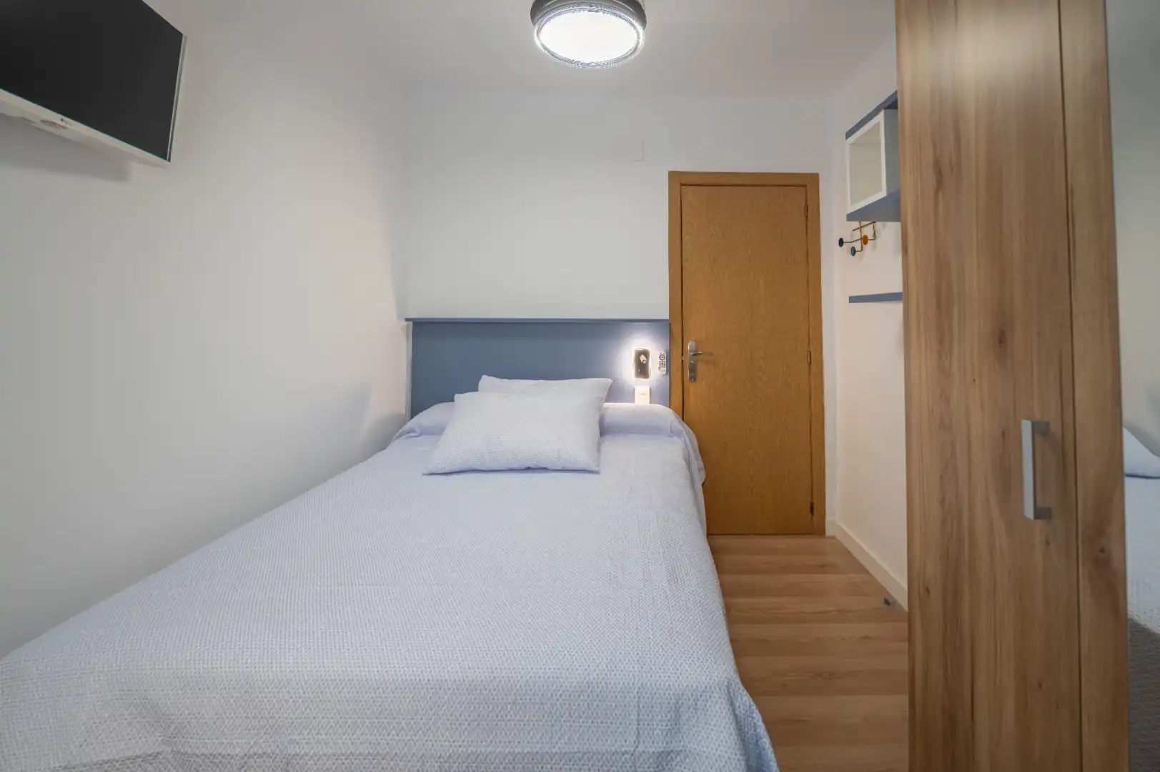 Bedroom of Flat for rent in Granada  with Air Conditioner, Heating and Furnished