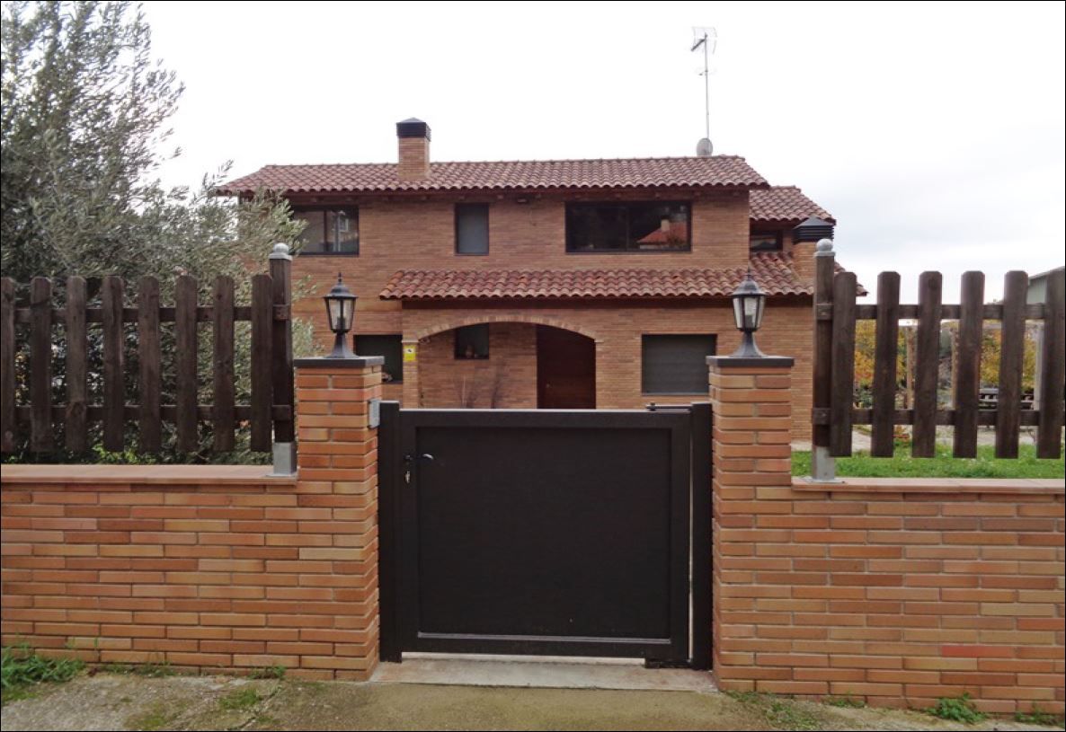 Vista exterior de Edifici en venda en La Garriga