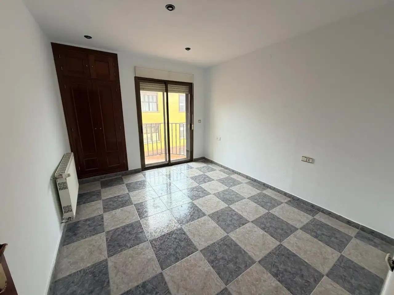 Habitación de Piso en venta en Arcas del Villar con Calefacción, Trastero y Balcón