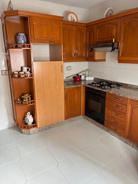 Cuina de Pis en venda en A Laracha   amb Calefacció, Parquet i Traster