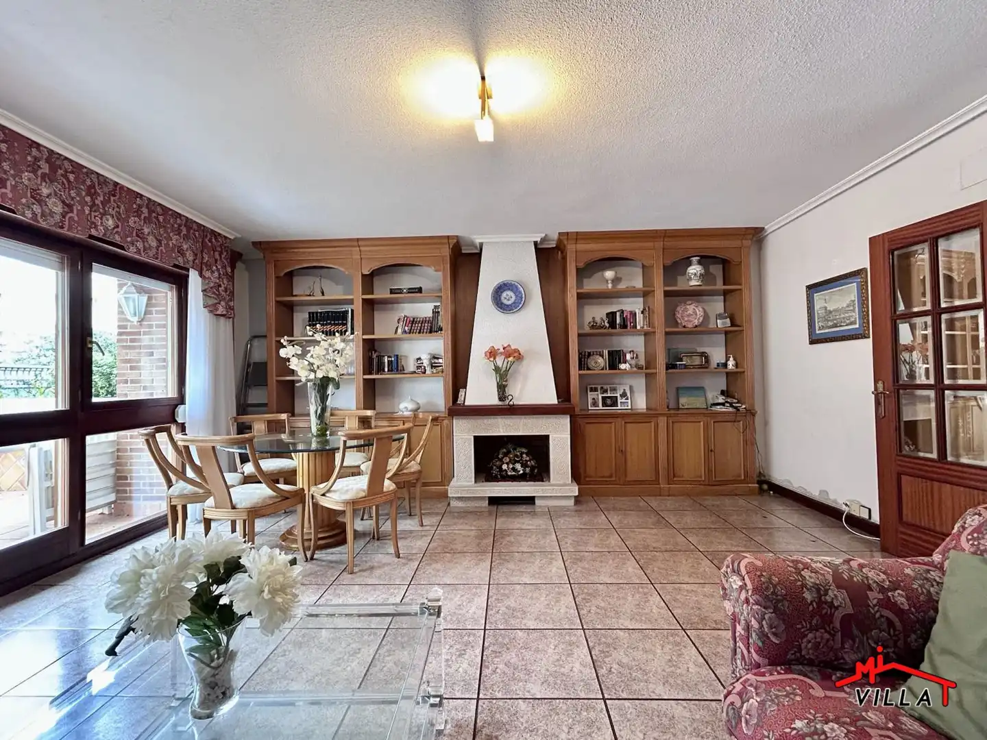 Sala de estar de Casa adosada en venta en Laredo con Calefacción
