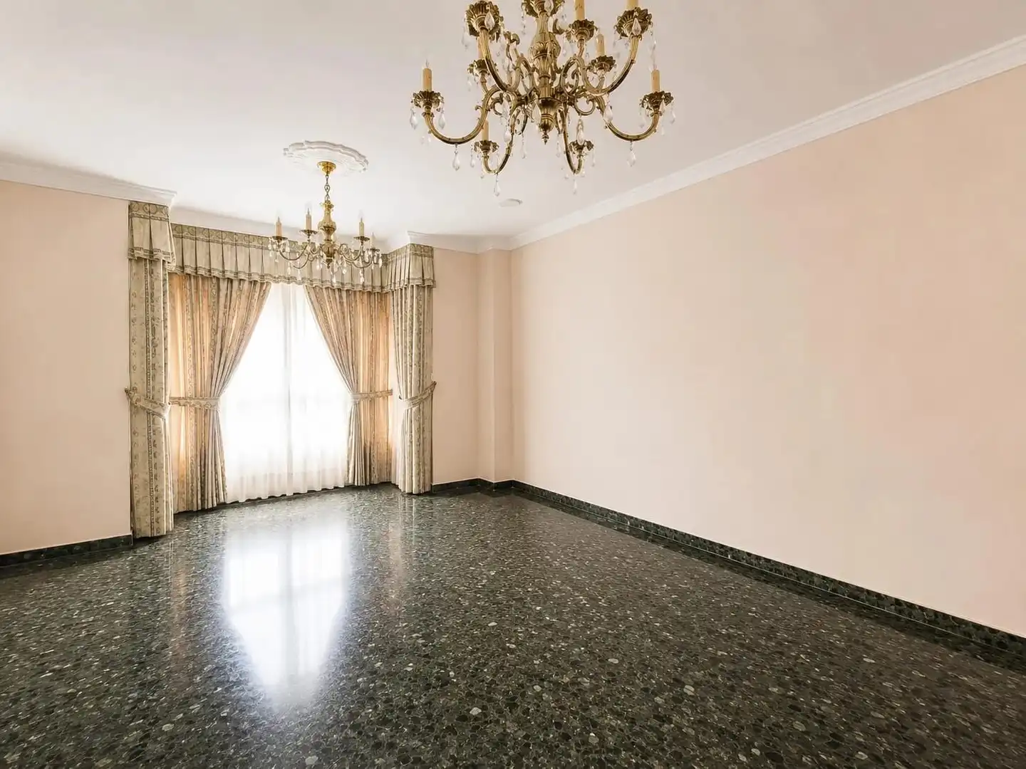 Piso con jardín en venta en Loja, imagen 3