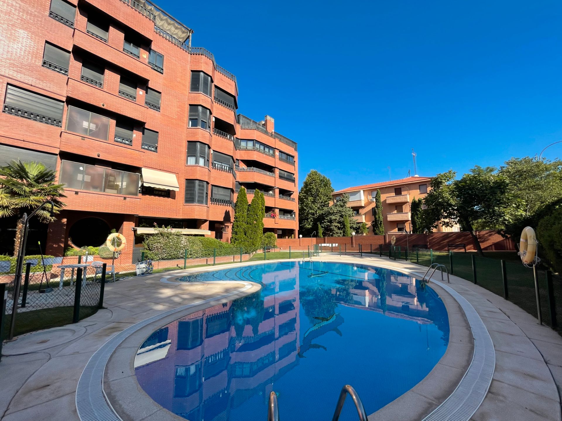 Piscina de Pis de lloguer en  Madrid Capital amb Aire condicionat, Calefacció i Terrassa