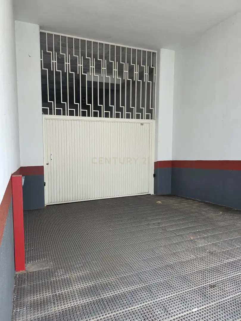 Aparcament en venda a CL FERIA DE JEREZ 1 ED. MIRAMAR CENTRO 1FUENGIROLA (MÁLAGA), imagen 4