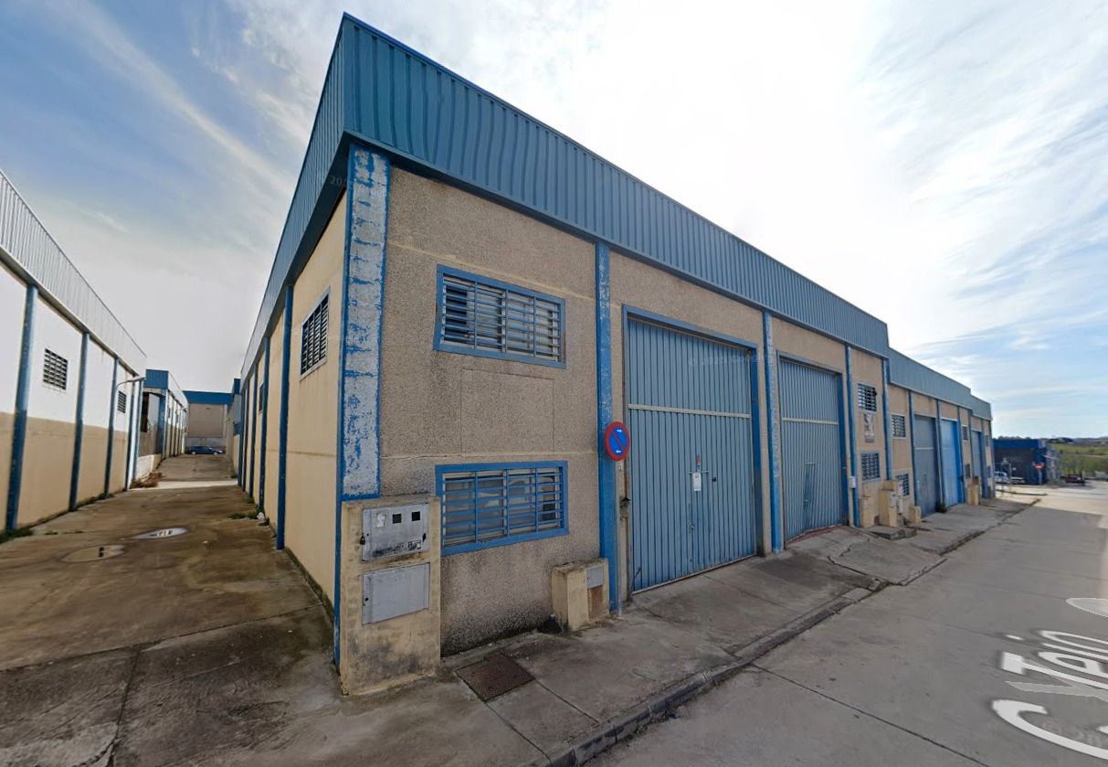 Nau industrial en venda a Serranillos del Valle