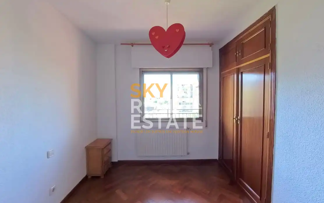 Bedroom of Flat for sale in Fuenlabrada  with Air Conditioner, Furnished and Balcony