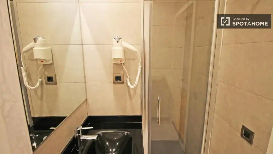 Flat with terrace to rent in Ciutat Vella, imagen 7
