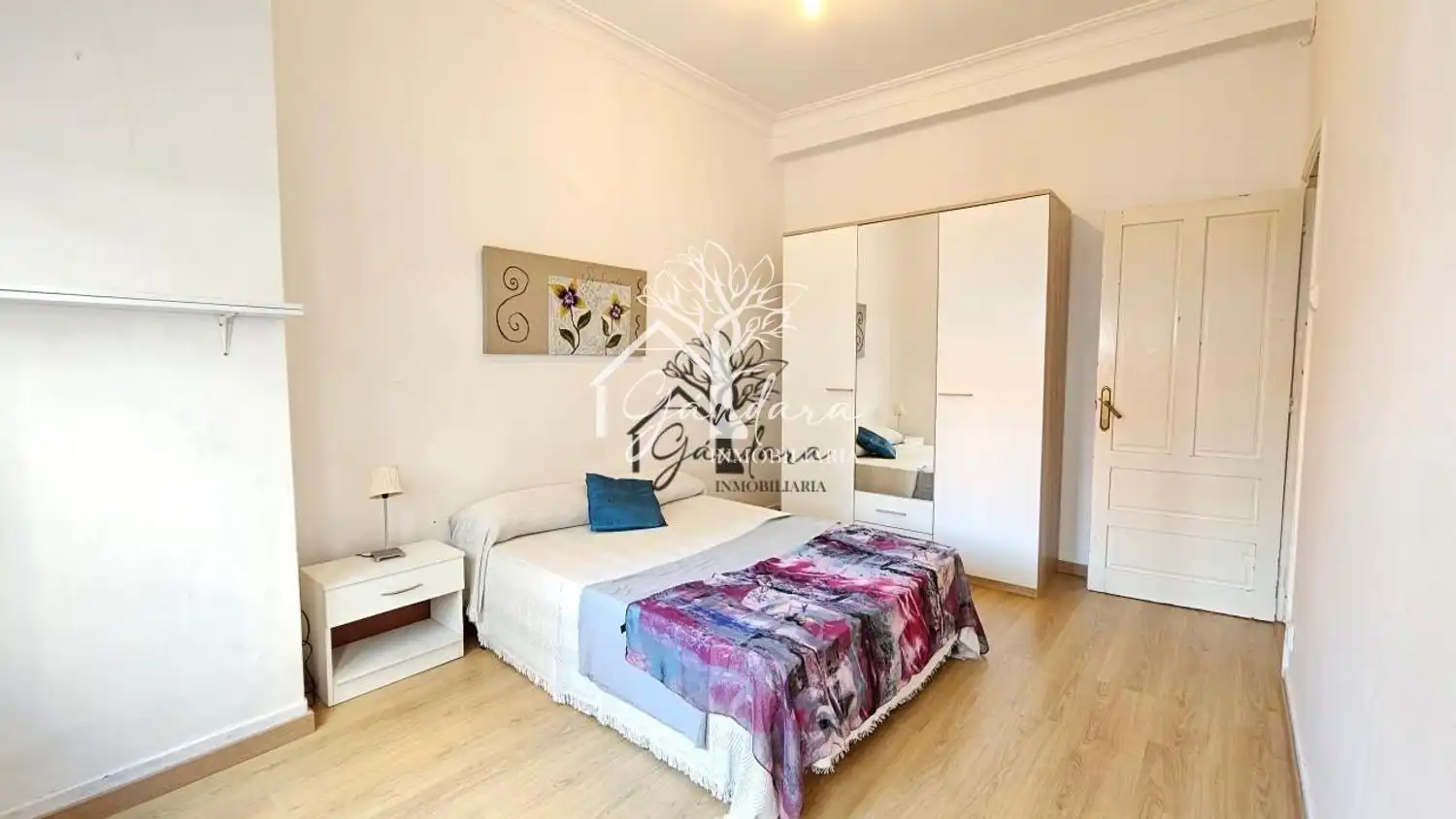 Schlafzimmer von Gebäude zum Verkauf in Ferrol