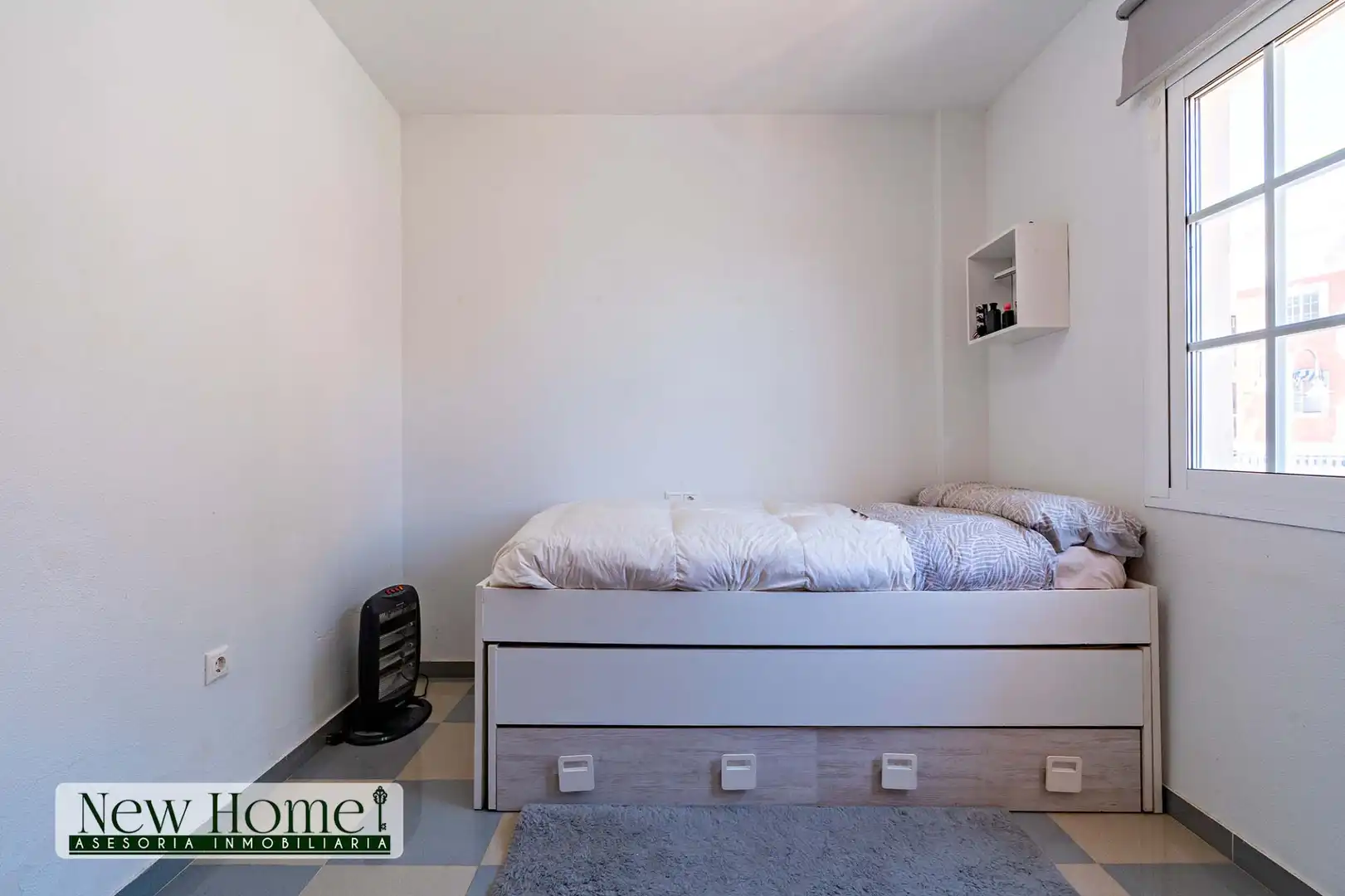 Bedroom of Flat for sale in Roquetas de Mar  with Terrace, Swimming Pool and Furnished