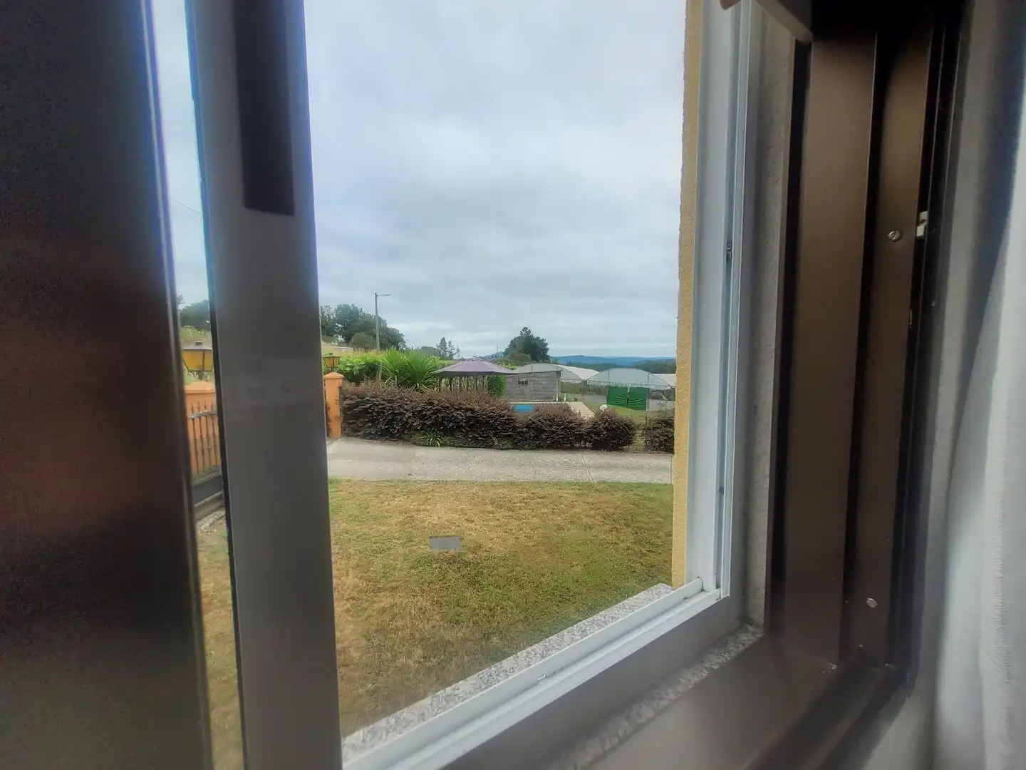Vista exterior de Casa o xalet en venda en A Estrada  amb Jardí privat, Traster i Piscina