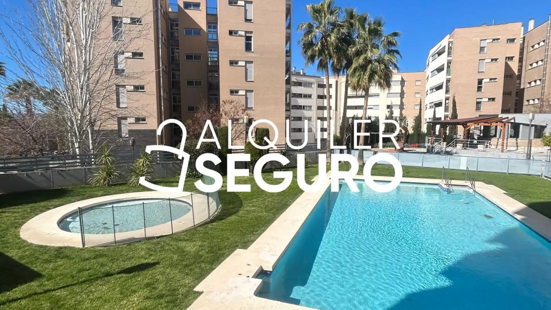 Piscina de Piso de alquiler en  Granada Capital con Aire acondicionado, Calefacción y Terraza