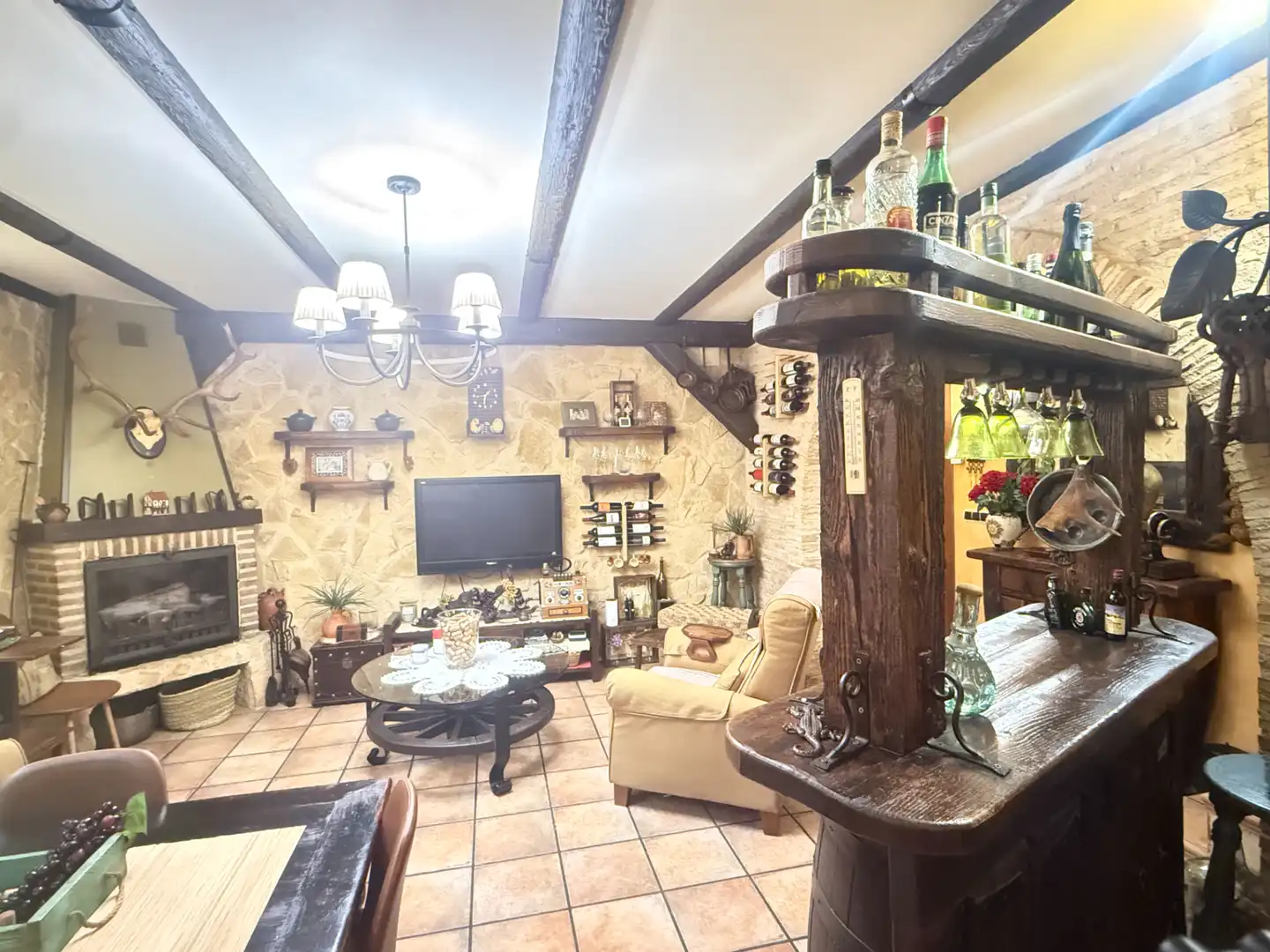 Living room of Houses for sale in Alcalá de Henares  with Air Conditioner, Heating and Private garden