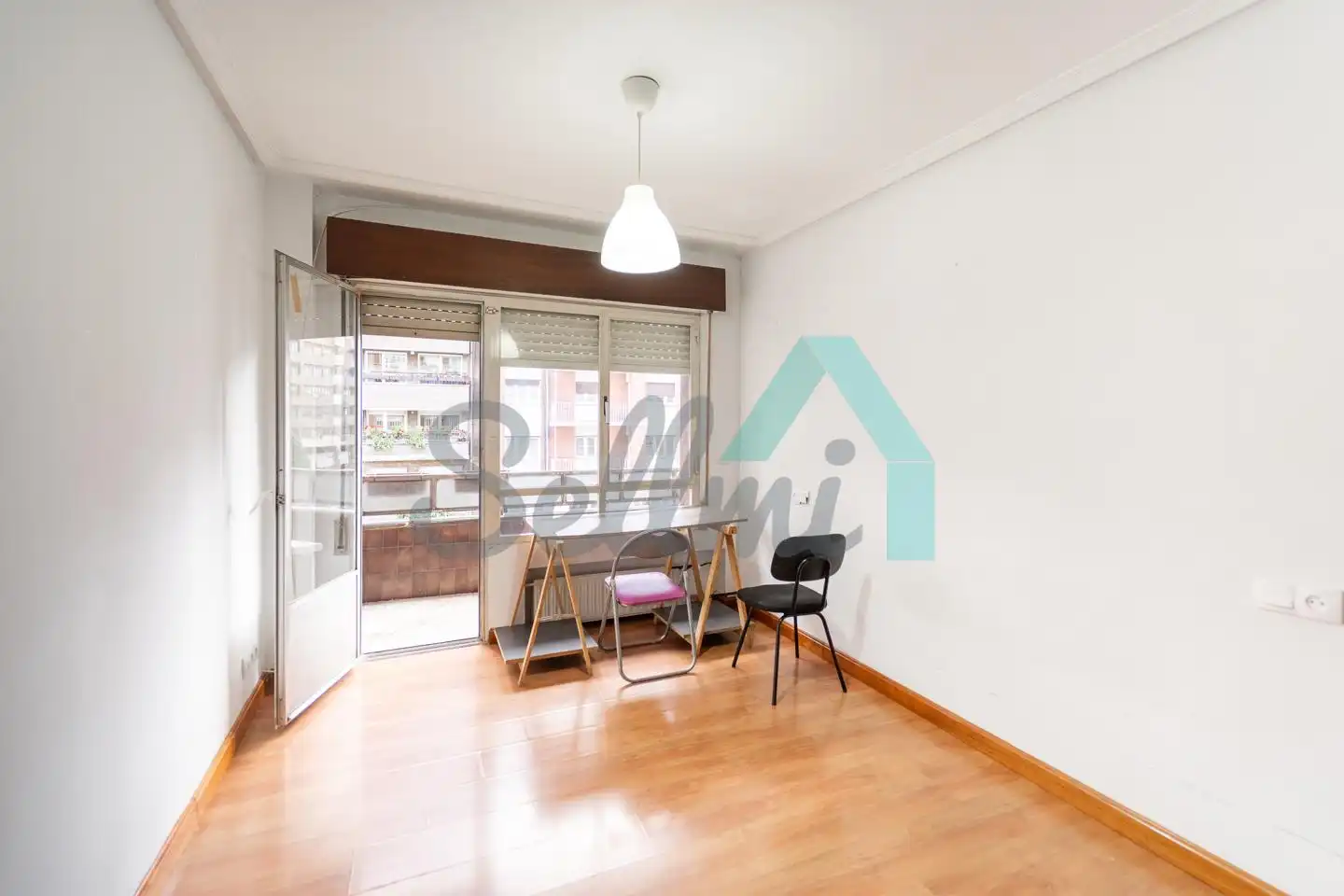Habitación de Piso en venta en Oviedo  con Calefacción, Terraza y Trastero