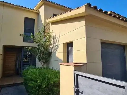 Casa a schiera con giardino in affitto a Santa Agnès de Malanyanes 60