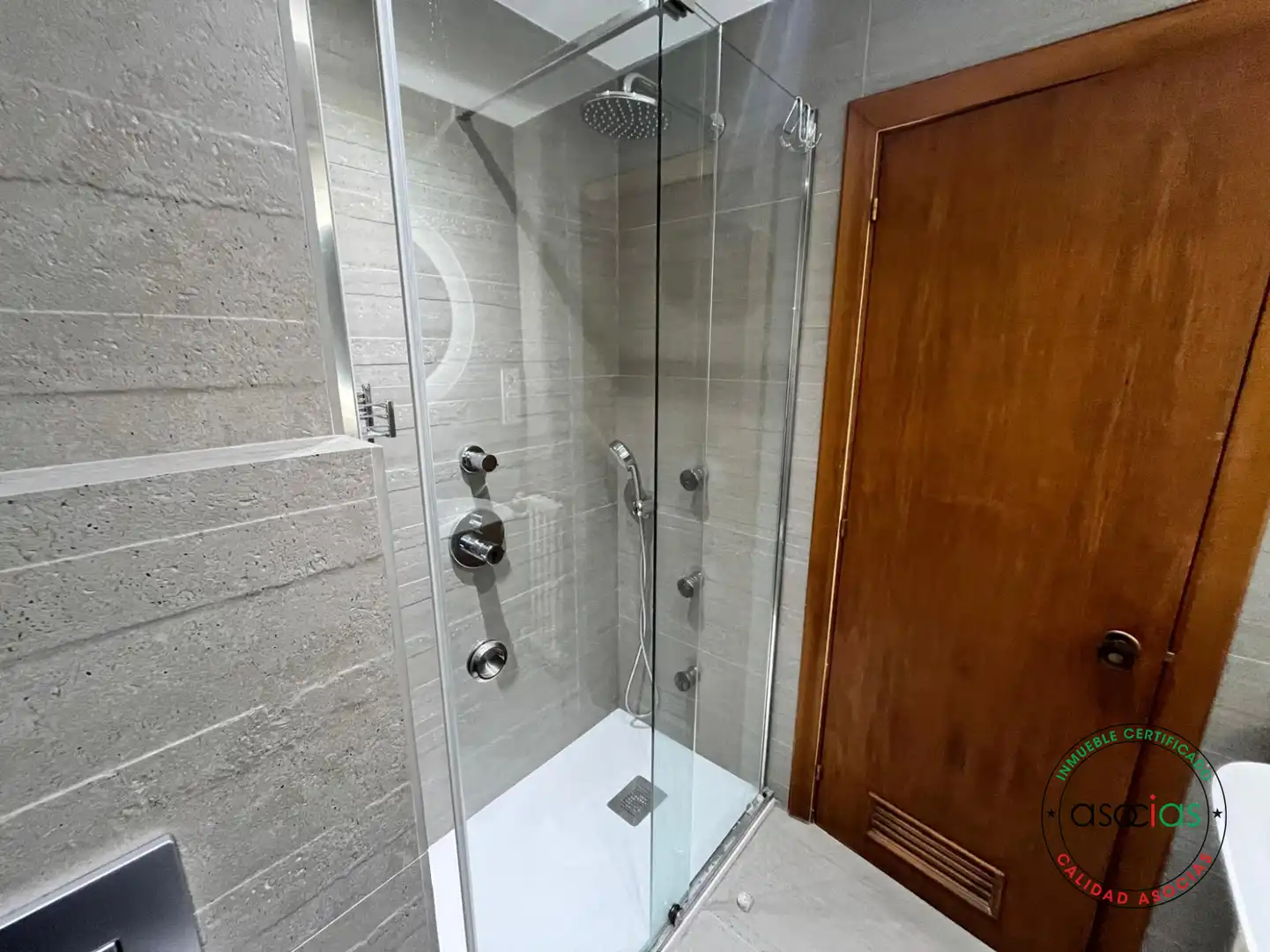 Bathroom of Flat for rent in Oviedo   with Heating and Balcony