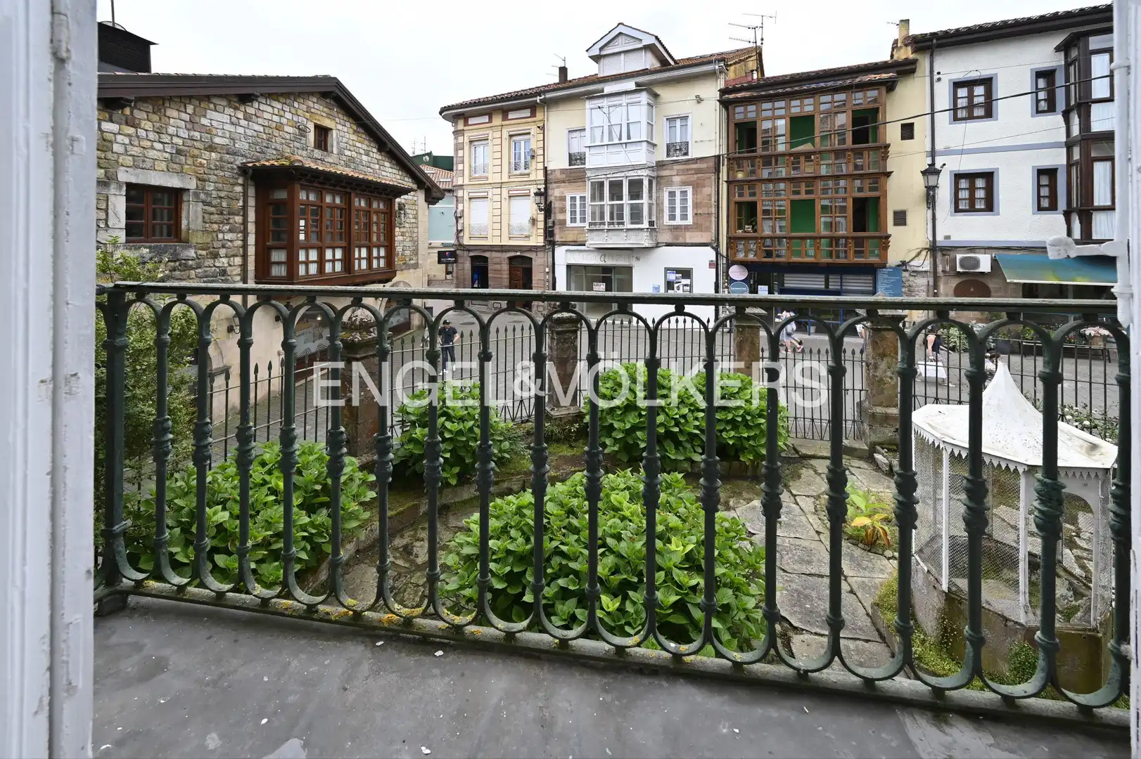Terraza de Casa o chalet en venta en Cabezón de la Sal con Calefacción y Jardín privado