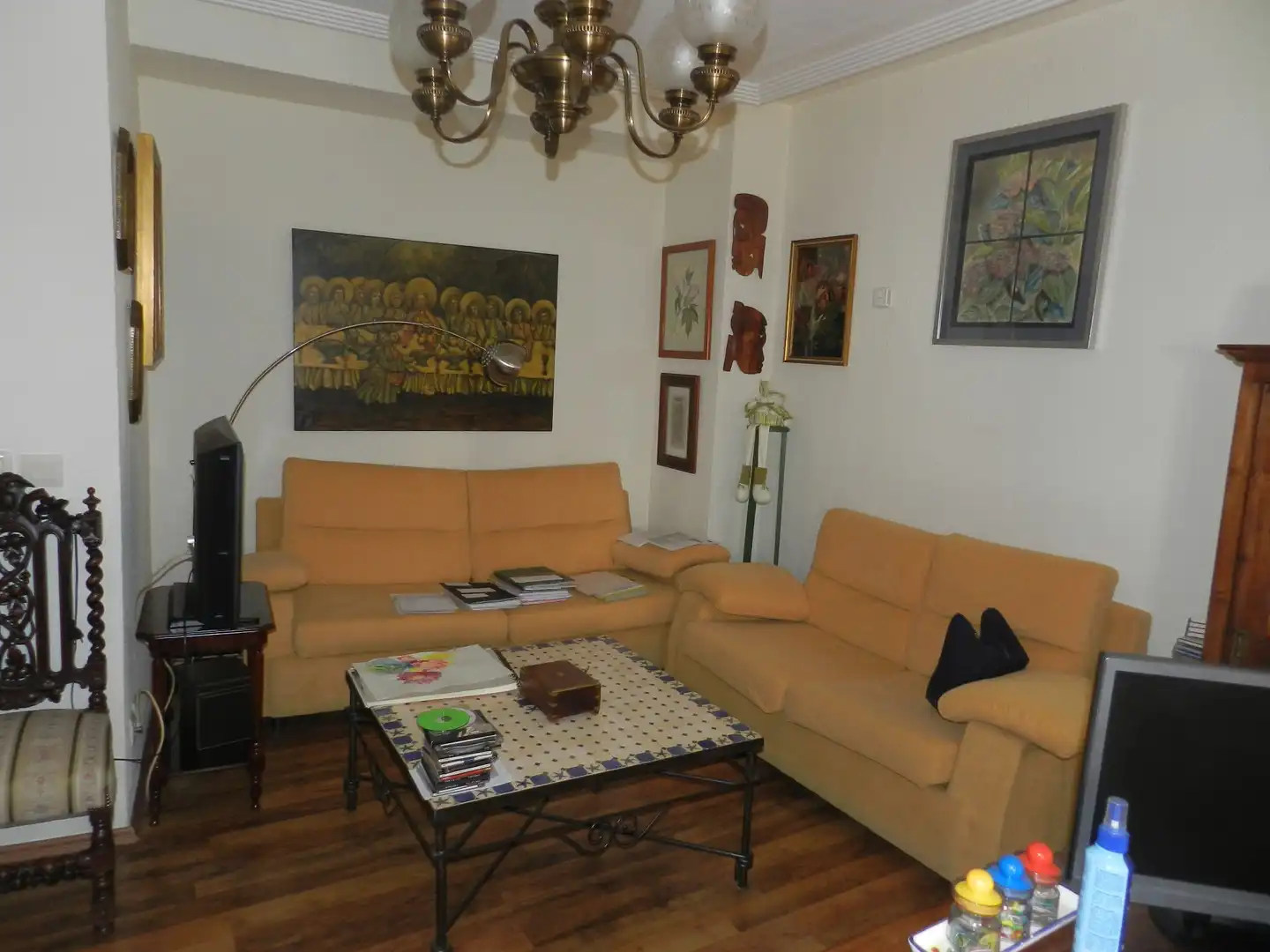 Sala d'estar de Casa o xalet en venda en Linares amb Aire condicionat, Calefacció i Jardí privat