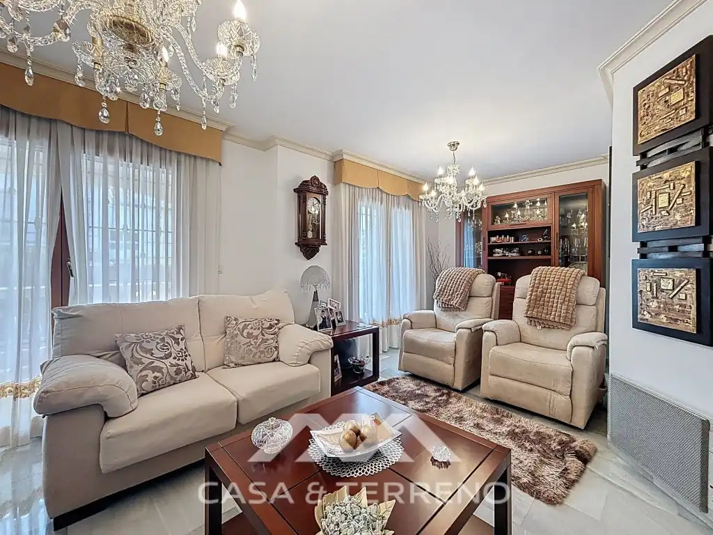 Vivienda con piscina en venta en Calle Rioja