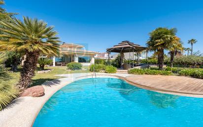 Piscina de Casa o xalet en venda en Reus amb Aire condicionat, Terrassa i Piscina