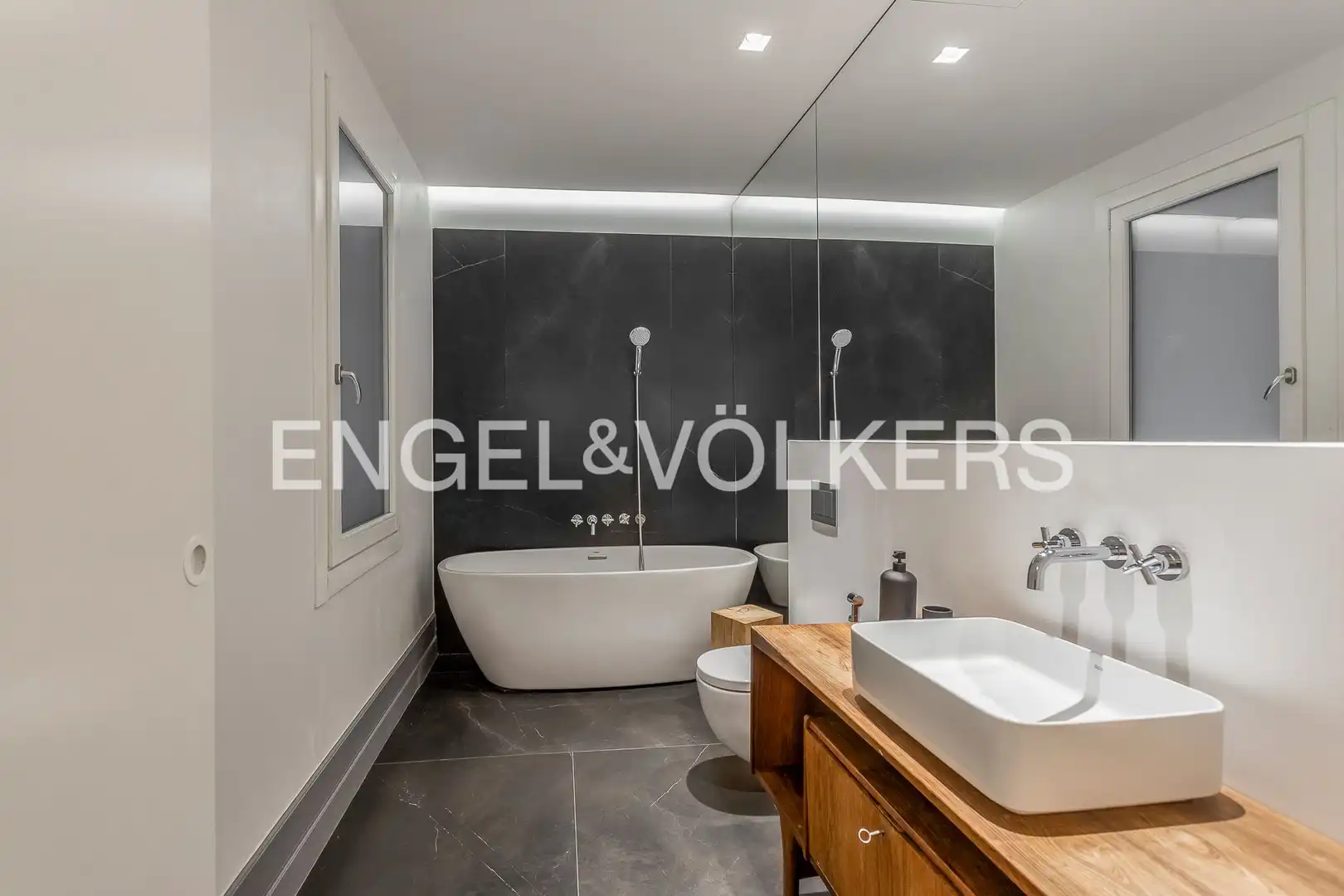 Badezimmer von Wohnung zur Miete in Chamberí