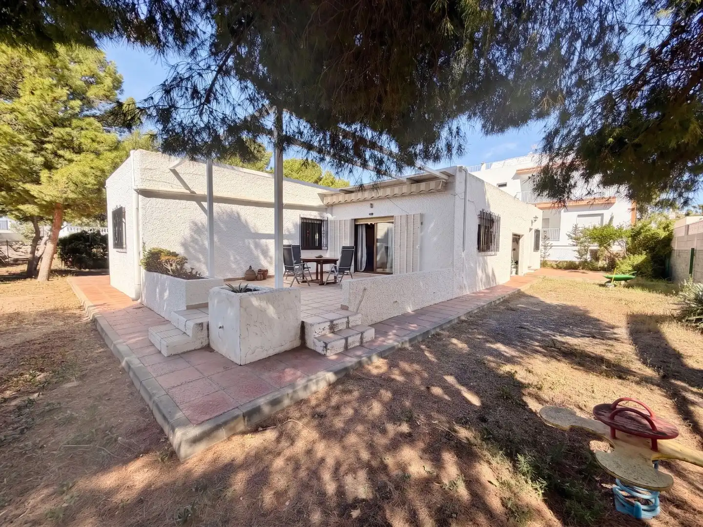 Vista exterior de Casa o chalet en venta en Almería con Aire acondicionado, Jardín privado y Terraza