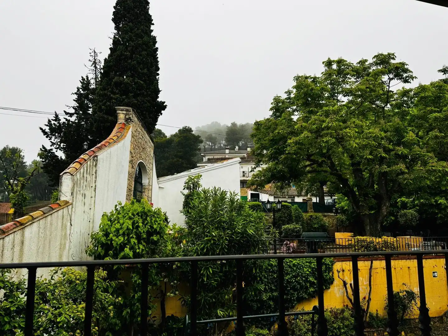 Vista exterior de Finca rústica en venda en Vilafranca del Penedès amb Jardí privat i Traster