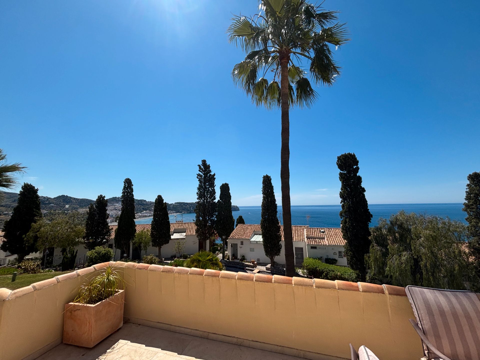 Exterior view of Duplex for sale in Almuñécar  with Furnished